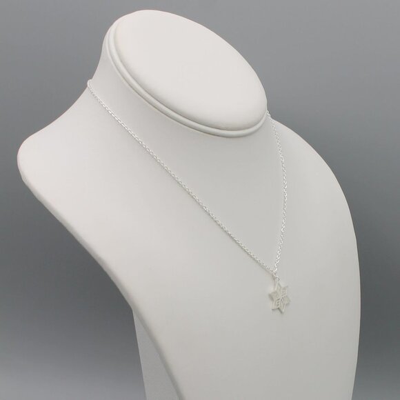 Jewelry necklace snowflake Winter silver tone dainty minimalist modern new - Picture 6 of 8